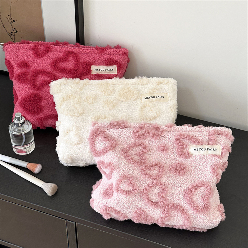 Cute Plush Heart Makeup Bag, S - đánh giá và giá Skincare D'Alba