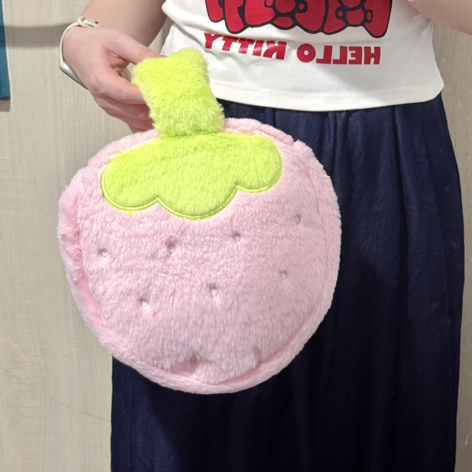Strawberry Plush Cosmetic Bag  - đánh giá và giá Skincare D'Alba