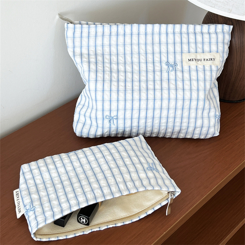 Blue Striped Zipper Makeup Bag - đánh giá và giá Skincare D'Alba